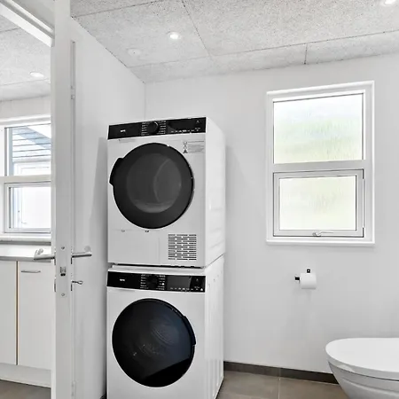 4 Bedroom Lovely In Σπίτι διακοπών
