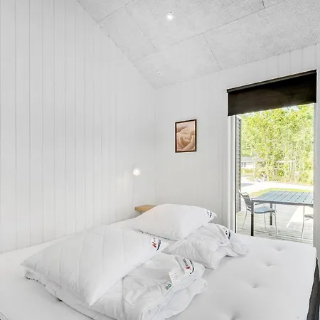 4 Bedroom Lovely In Dom wakacyjny *