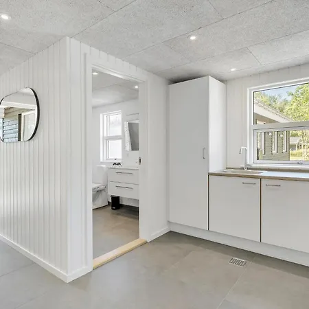 Σπίτι διακοπών 4 Bedroom Lovely In