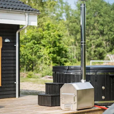 4 Bedroom Lovely In Hals