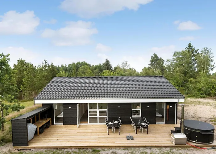 4 Bedroom Lovely In * Hals